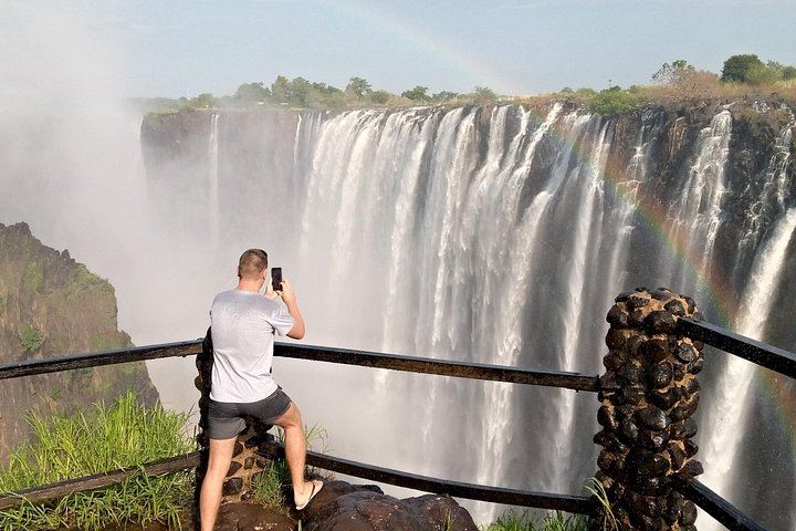 Victoria Falls Tour with Lodge Pickup, Devils Cataract and Main Falls Viewpoints (10/12)