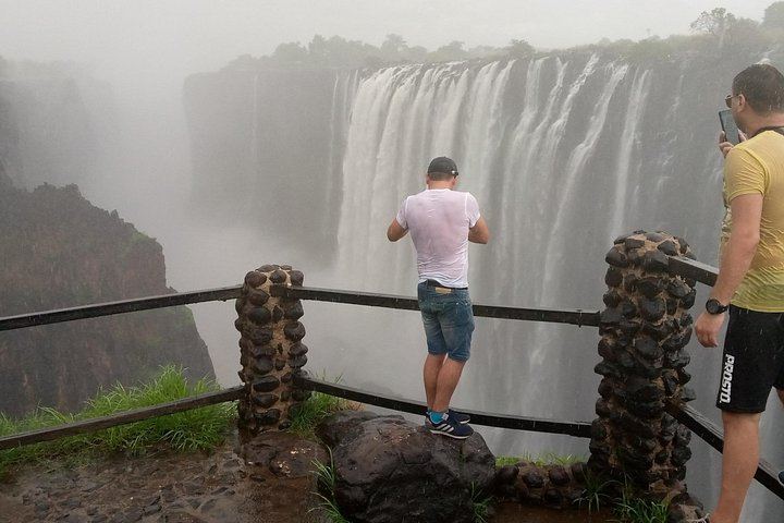 Victoria Falls Tour with Lodge Pickup, Devils Cataract and Main Falls Viewpoints (2/12)