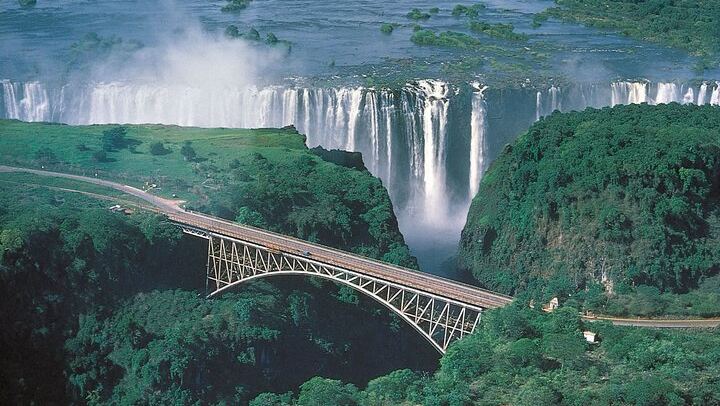 Victoria Falls Zambia Side Tour with Snacks, Parking Fees and Craft Centre Finish (1/12)