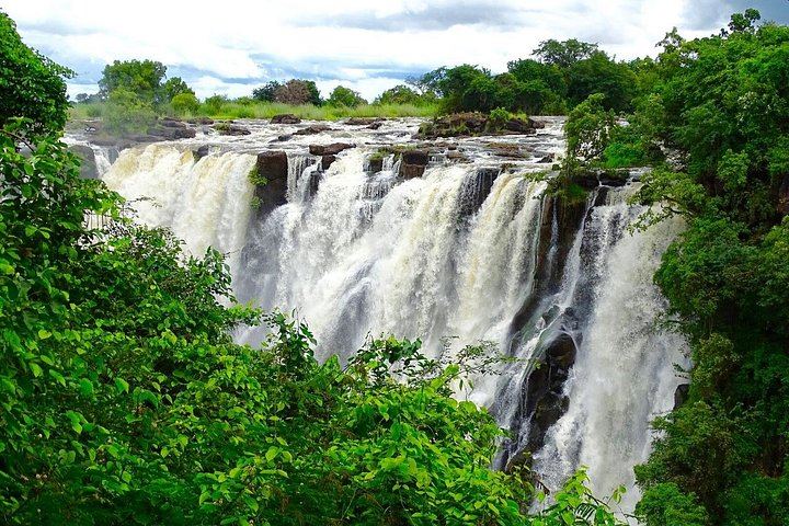 Victoria Falls Zambia Side Tour with Vanaway Guides, Hotel Transfers and Park Fees (9/12)