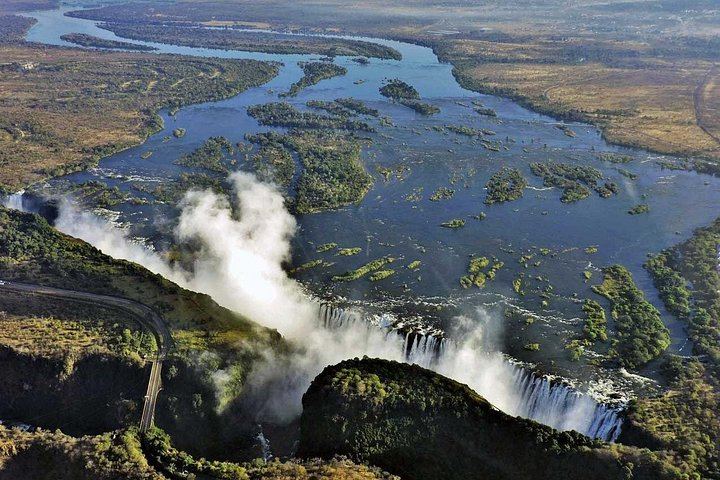 Victoria Falls Zambia Side Tour with Vanaway Guides, Hotel Transfers and Park Fees (3/12)