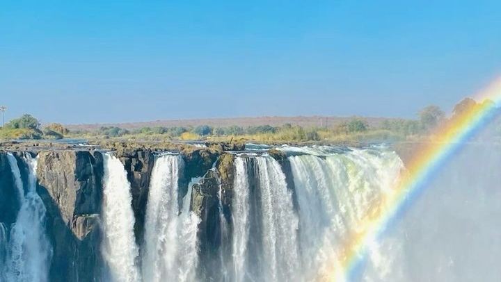 Victoria Falls Guided Walk with Thelma and Tonga Stories at the Big Tree (3/12)