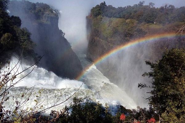 Victoria Falls Guided Tour in Mosi-oa-Tunya National Park with Entry Fee and Transfers