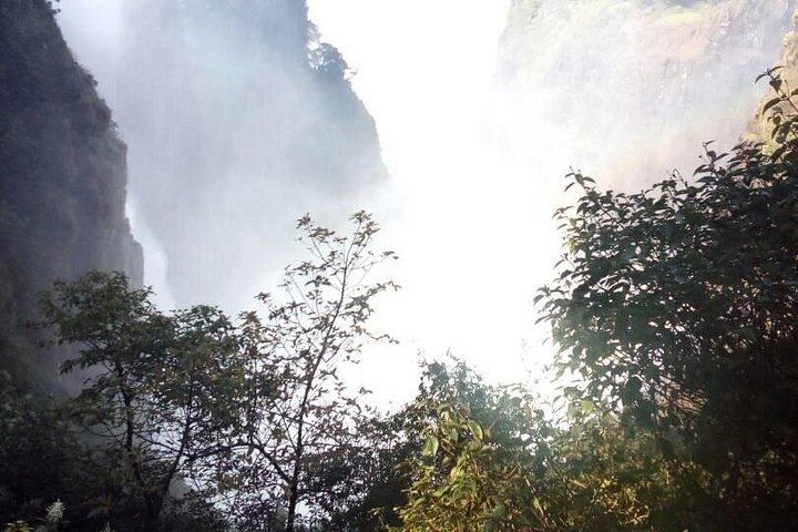 Victoria Falls Guided Tour in Mosi-oa-Tunya National Park with Entry Fee and Transfers (3/7)