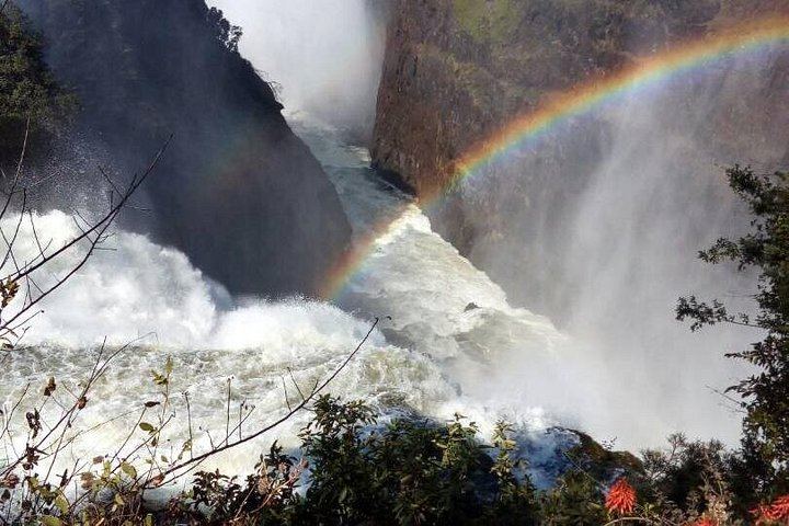 Victoria Falls Guided Tour in Mosi-oa-Tunya National Park with Entry Fee and Transfers (4/7)