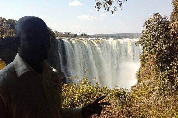 Victoria Falls Guided Tour in Mosi-oa-Tunya National Park with Entry Fee and Transfers (6/7)