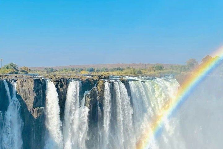 Victoria Falls Guided Walk with Thelma and Tonga Stories at the Big Tree (3/12)