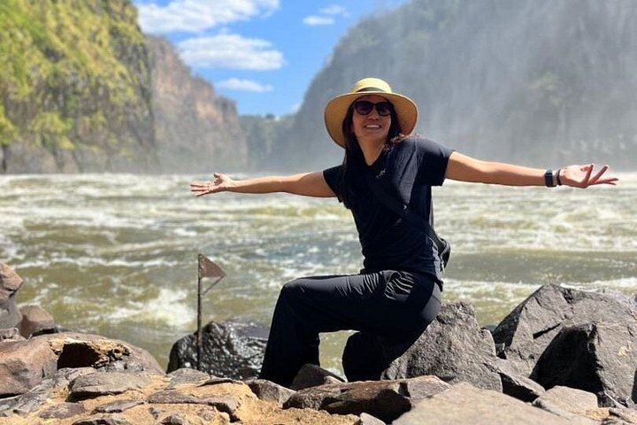 Victoria Falls Photography and Nature Tour with Boiling Pot, Rainforest and Snacks (8/12)