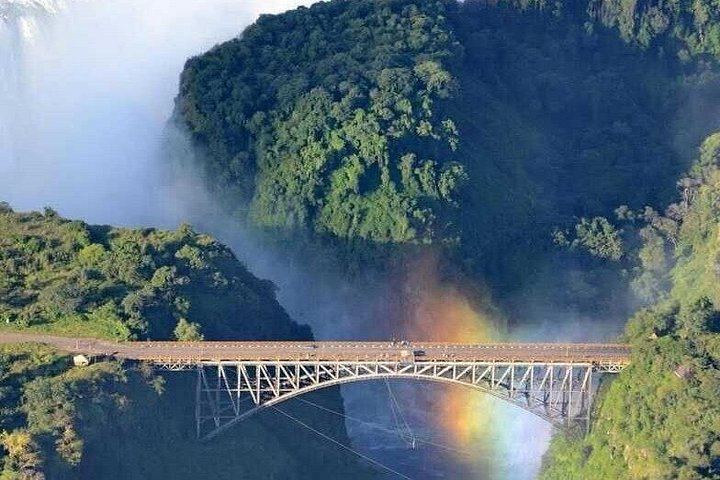 Victoria Falls Photography and Nature Tour with Boiling Pot, Rainforest and Snacks (4/12)