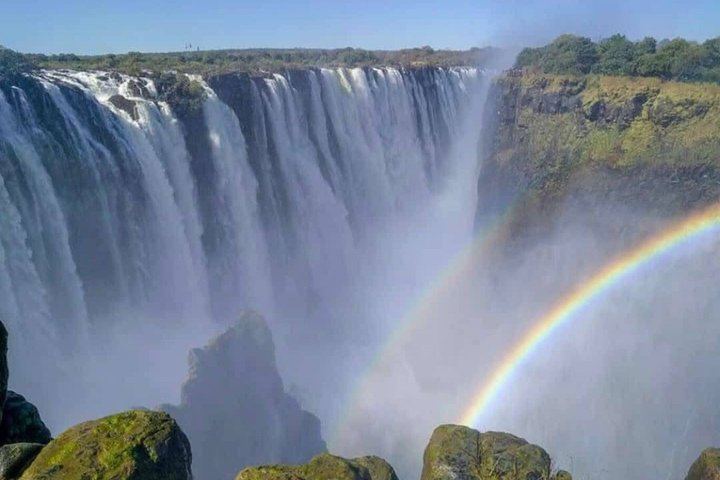 Victoria Falls Photography and Nature Tour with Boiling Pot, Rainforest and Snacks (3/12)