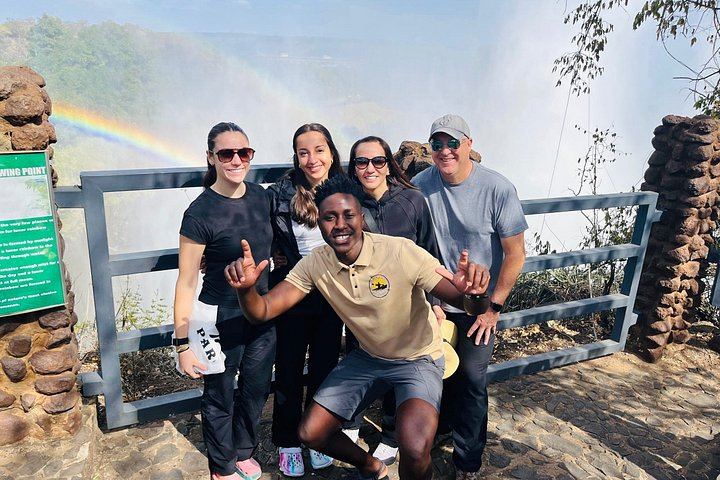 Victoria Falls Photography and Nature Tour with Boiling Pot, Rainforest and Snacks (6/12)
