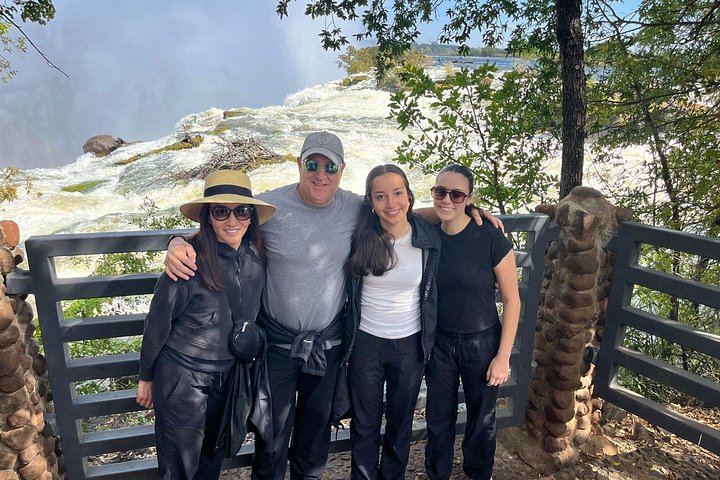 Victoria Falls Photography and Nature Tour with Boiling Pot, Rainforest and Snacks (10/12)