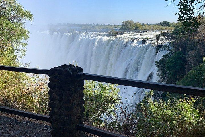 Victoria Falls Photography and Nature Tour with Boiling Pot, Rainforest and Snacks (2/12)