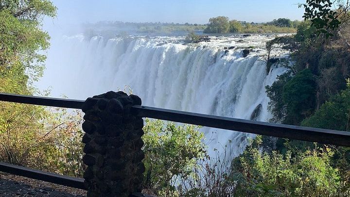 Victoria Falls Photography and Nature Tour with Boiling Pot, Rainforest and Snacks (2/12)
