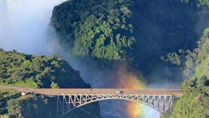 Victoria Falls Photography and Nature Tour with Boiling Pot, Rainforest and Snacks (4/12)