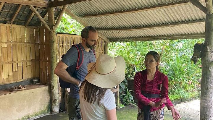 Ubud Private Guided Tour: Monkey Forest, Gunung Kawi Sebatu and Tegenungan Waterfall (1/12)
