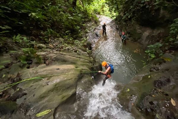 Osa Canyoning Adventures Half-Day Canyoning with 8 Waterfall Rappels in Balsar Abajo