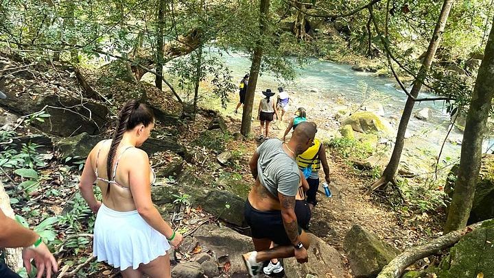 La Leona Waterfall Half-Day Hike with Unimog Ride from Curubande (4/12)