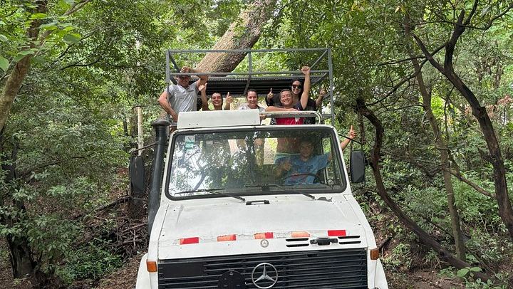 La Leona Waterfall Half-Day Hike with Unimog Ride from Curubande (2/12)