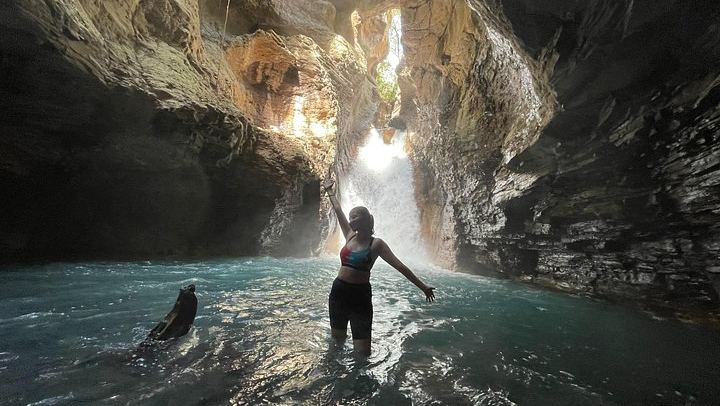 La Leona Waterfall Half-Day Hike with Unimog Ride from Curubande (3/12)