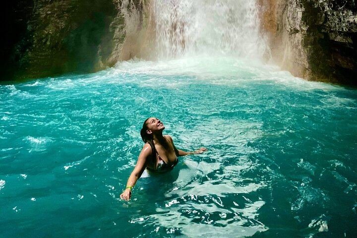 La Leona Waterfall Half-Day Hike with Unimog Ride from Curubande (1/12)