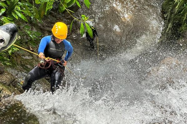 Beginner Waterfall Rappelling at La Reservita: Half Day with Community Lunch
