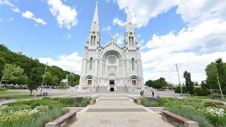 Montmorency Falls and Sainte-Anne-de-Beaupré Half-Day Coach Tour with Copper Museum Stop (2/12)