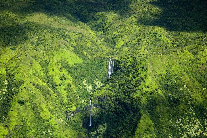 Kauai Airplane Tour in a GA-8 Airvan: Na Pali Coast, Wailua Falls, Window Seats (10/11)
