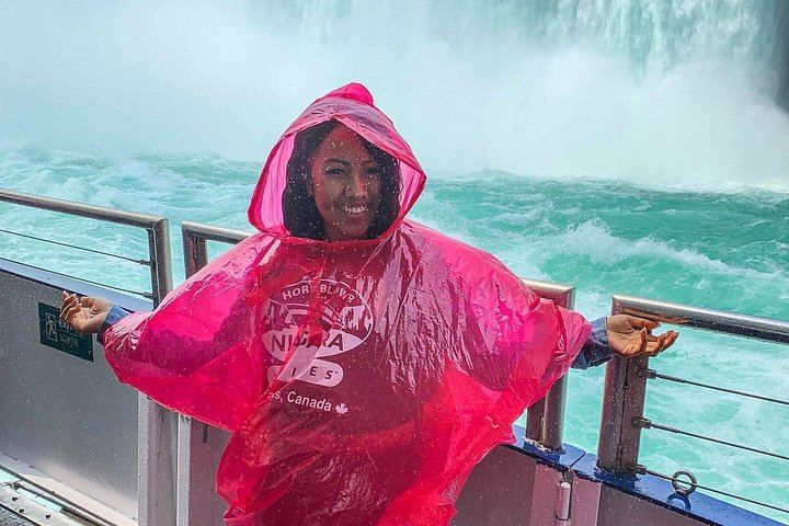 Niagara Falls Day and Evening Tour from Toronto with Boat Cruise and Optional Dinner (6/12)