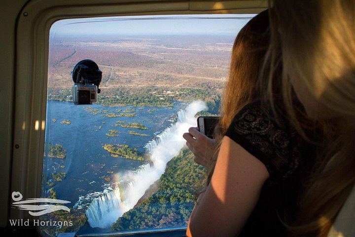 25 Minute Victoria Falls Helicopter Flight over the Falls, Batoka Gorge and Zambezi Park (8/9)
