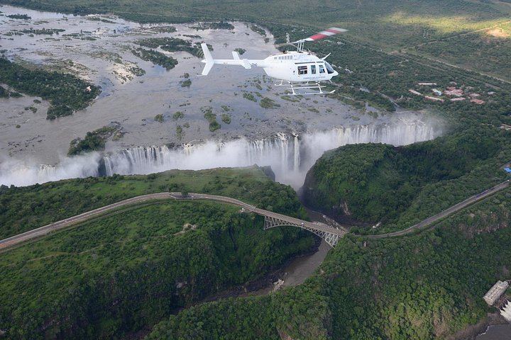 25 Minute Victoria Falls Helicopter Flight over the Falls, Batoka Gorge and Zambezi Park (7/9)