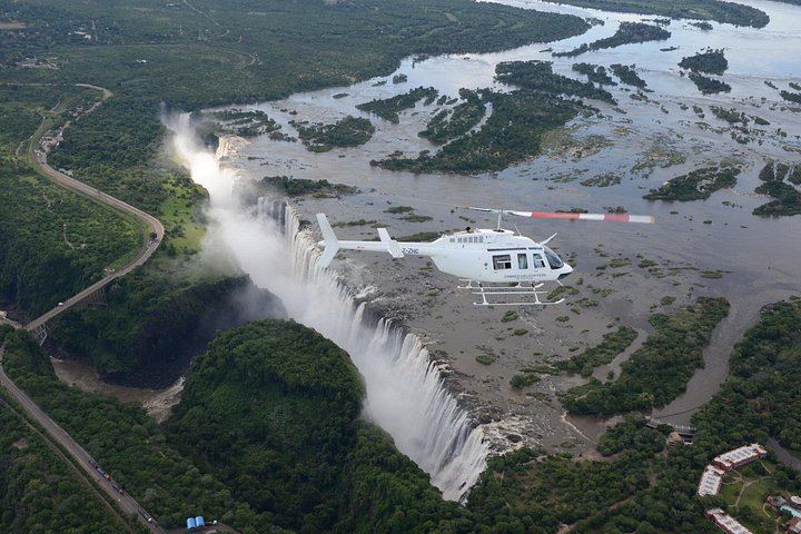 25 Minute Victoria Falls Helicopter Flight over the Falls, Batoka Gorge and Zambezi Park (6/9)
