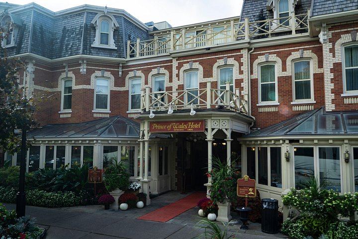 Niagara Falls and Niagara-on-the-Lake Guided Day Tour from Toronto with Boat Ride (9/12)