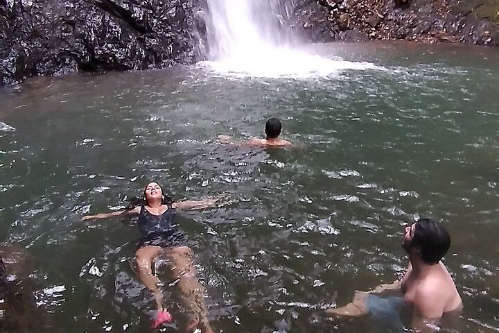 Finca Los Solis Hike near Jaco: 10 Waterfalls and 8 Natural Pools, 2.5 to 3 Hours (11/12)
