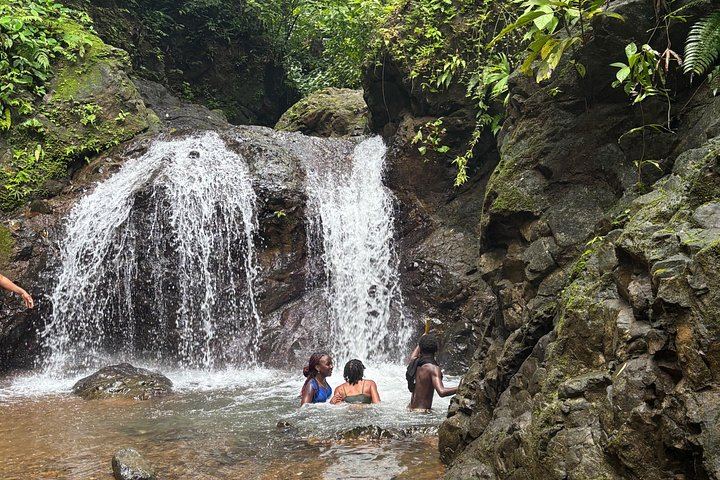 Garabitours Hidden Canyon Hike near Jaco: Waterfalls, Cliff Jumping and Farm Stops (12/12)
