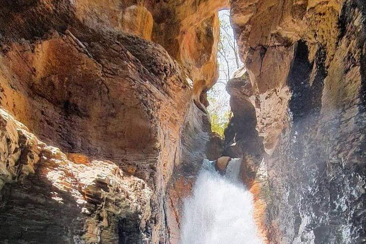 La Leona Waterfall Hike and Tubing with Lunch and Liberia Shopping Stops (12/12)