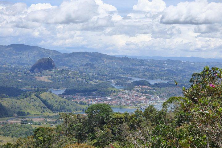 El Cristalino Waterfalls Hike near Guatapé: 15 km of Ravines and Climbs (7/12)