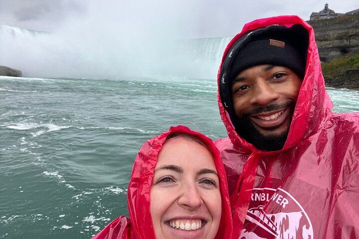 Walk Niagara Tours Guided Walk: Hornblower Boat Cruise and Journey Behind the Falls (8/12)