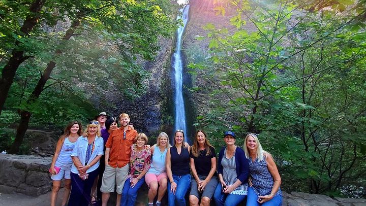 Half-Day Gorge Waterfalls Tour with Snacks, Drinks and Van Transfer, Portland (3/8)
