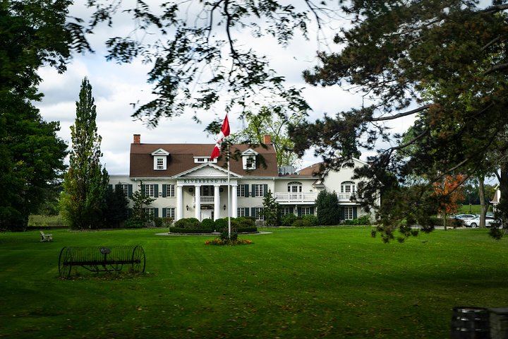 Niagara Falls and Niagara-on-the-Lake Guided Day Tour from Toronto with Boat Ride (11/12)