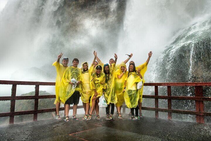 Niagara Falls Small Group Day and Night Tour with Cave of the Winds, Cruise and Dinner (10/12)