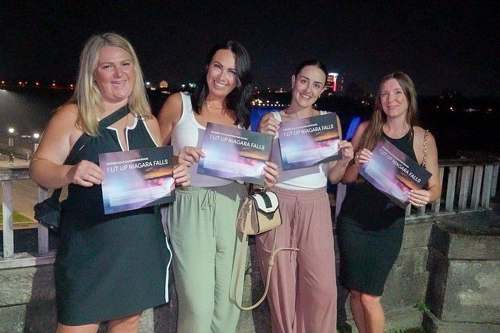 Niagara Falls Night Tour by Mercedes Van with Dinner, Fireworks Cruise and Tower (5/11)
