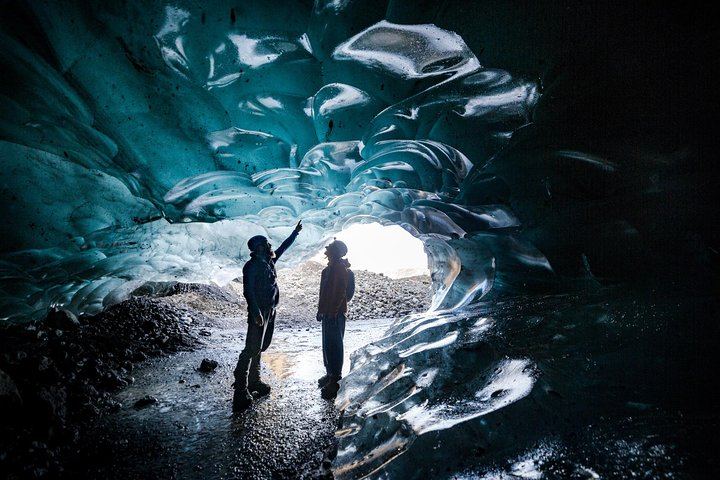 2-Day South Coast Tour with Katla or Crystal Ice Cave, Skaftafell and Jokulsarlon (1/12)