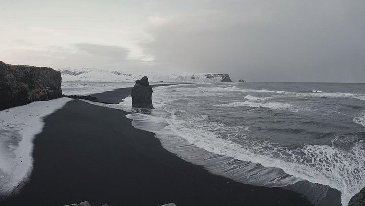 Small-Group South Coast Tour with Dyrhólaey, Reynisfjara and Three Waterfalls (2/9)
