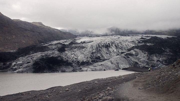 Small-Group South Coast Tour with Dyrhólaey, Reynisfjara and Three Waterfalls (4/9)