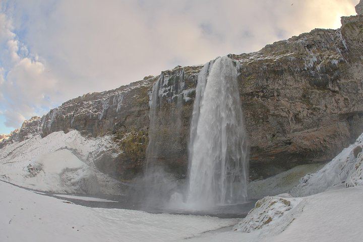 Small-Group South Coast Tour with Dyrhólaey, Reynisfjara and Three Waterfalls (1/9)