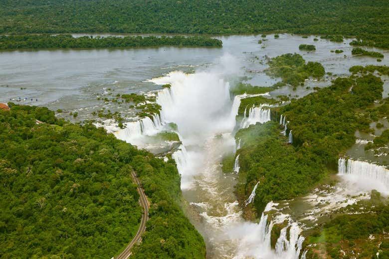 Iguacu Falls Helicopter Ride from the Avenida das Cataratas Heliport, Foz do Iguacu (3/5)