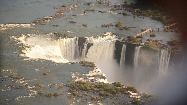 Passeio Tur Iguazu Falls Day Tour, Brazil and Argentina, Exclusive Vehicle for Four (4/5)
