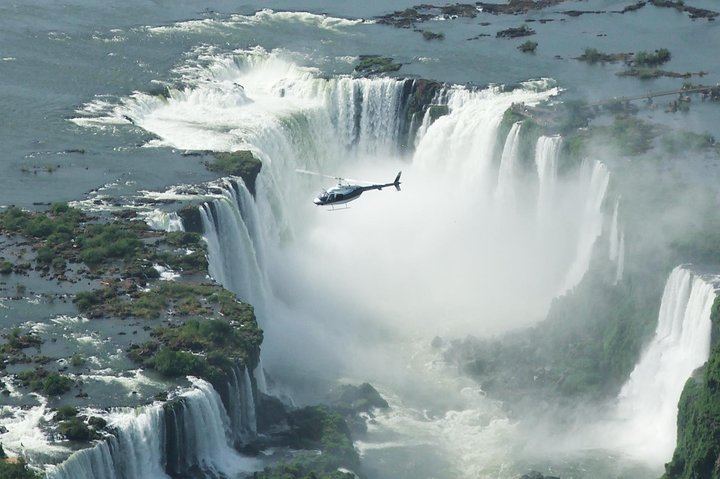 Helicopter Flight over Iguassu Falls with Hotel Pickup from Foz do Iguacu or Puerto Iguazu (1/12)