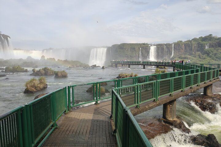 Iguassu Falls Brazilian Side Walkways and Macuco Safari Jeep, Trail and Boat Ride (10/12)